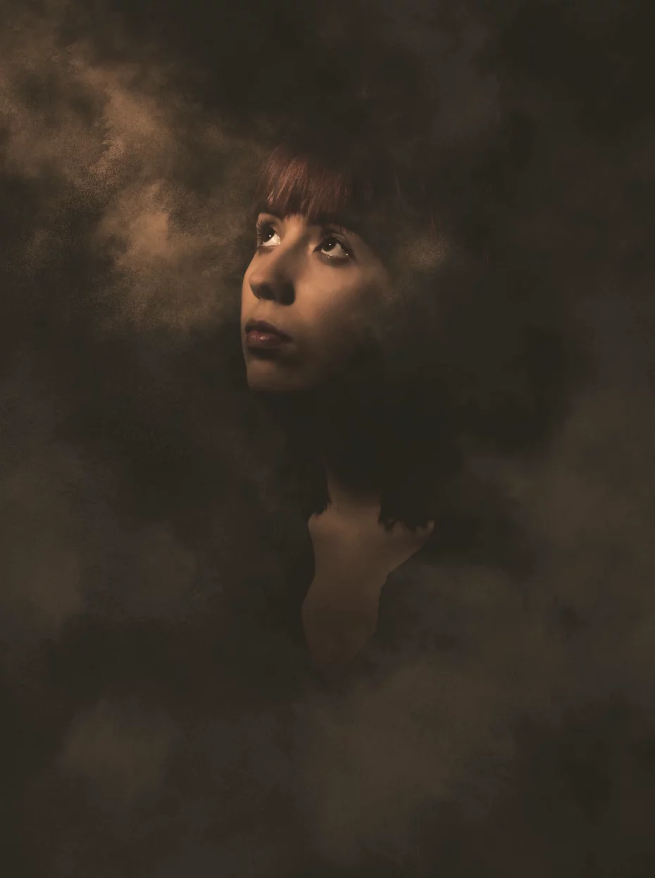 portrait en studio créatif nuageux
